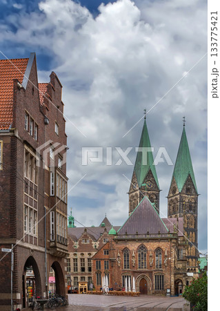 City hall and cathedral in Bremen, Germany City hall and cathedral in Bremen, Germany 133775421
