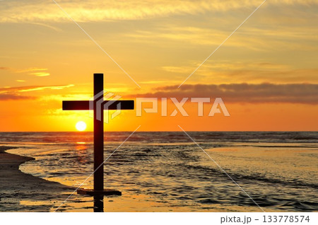Dark Cross River Out To Beach Sunset 133778574