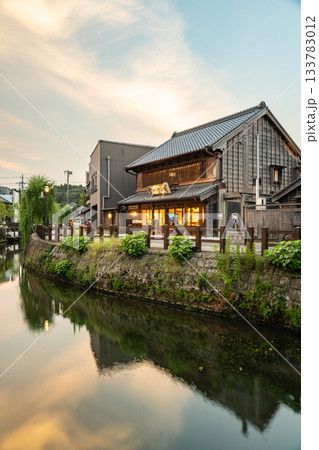 夕景の佐原の町並み 夕景の佐原の町並み 133783012