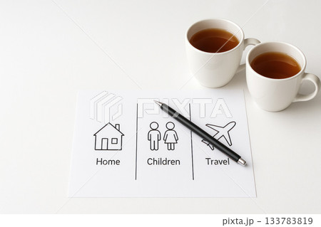 A sheet with the division of the budget: home, children, travel. Space for text. A sheet with the division of the budget: home, children, travel. Space for text. 133783819