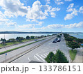 海の見える道・沖縄・海中道路 133786151