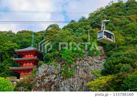 岐阜公園三重塔とロープウェイ　金華山 133786160