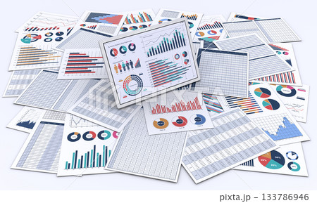 ビジネス資料とデータを表示したタブレットPC 133786946