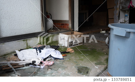 古い家屋の解体工事 古い家屋の解体工事 133789851