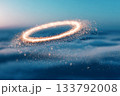 光の粒子で描かれた幻想的な光輪の景色 133792008