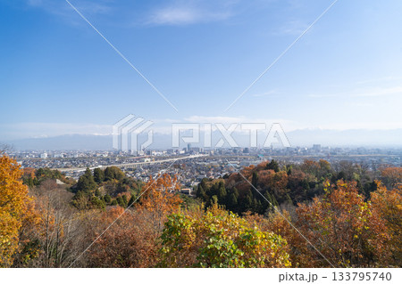 呉羽丘陵の山頂展望台から見た景色（富山県富山市） 133795740