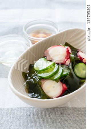 酢の物 きゅうりとタコとわかめ 酢の物 きゅうりとタコとわかめ 133795801