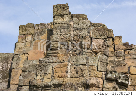 プノンペンのタブローム遺跡の彫像 133797171