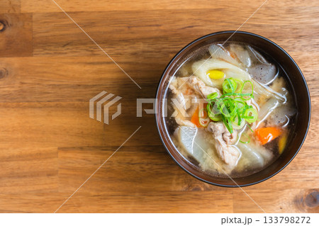 具だくさんの豚汁 133798272