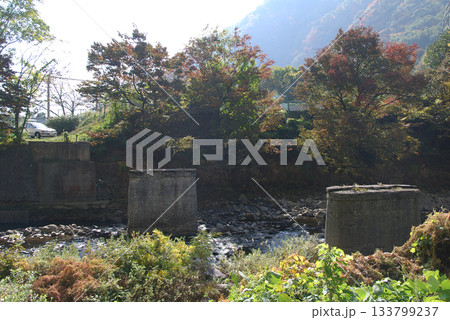 Remains of bridge piers / 廃止された路線(廃道・廃止路線)の橋脚の遺構 Remains of bridge piers / 廃止された路線(廃道・廃止路線)の橋脚の遺構 133799237