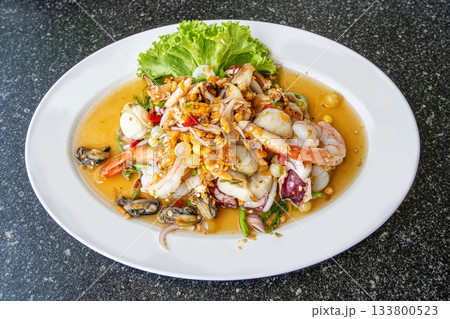 Spicy seafood salad 133800523