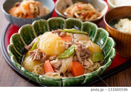 肉じゃが 133800596