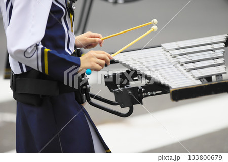 マーチングバンド　パレード　楽器 133800679