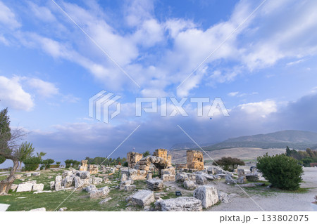 トルコのヒエラポリス遺跡 133802075