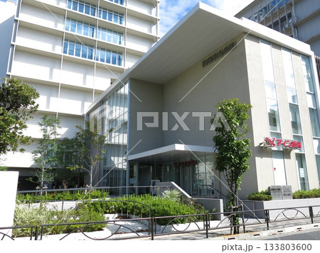 墨田区の同愛記念病院(エントランス棟・中央棟) 墨田区の同愛記念病院(エントランス棟・中央棟) 133803600