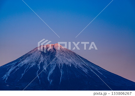 【静岡県】田貫湖から望む富士山　秋の夕暮れ 133806267