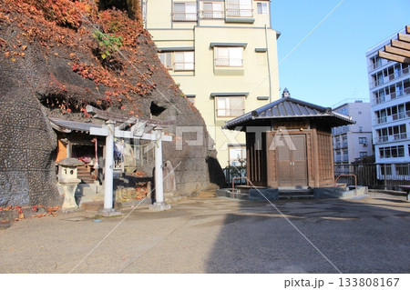 福島県飯坂温泉　薬師神社と波来湯公園の足湯 133808167