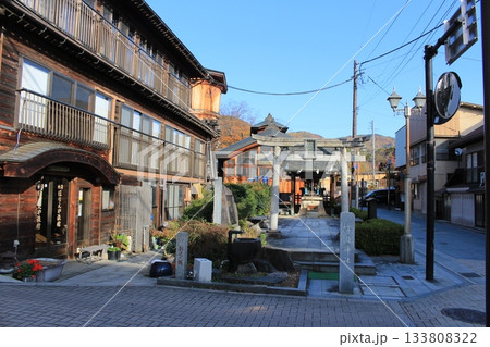 福島県飯坂温泉 鯖湖神社と木造造りの温泉宿 福島県飯坂温泉 鯖湖神社と木造造りの温泉宿 133808322