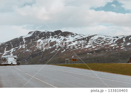 Camper car in norwegian mountains 133810403