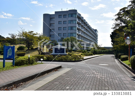 熱海市 初島の周遊路と庭園と宿泊施設エクシブと青空 熱海市 初島の周遊路と庭園と宿泊施設エクシブと青空 133813881