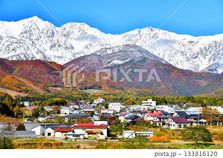 白馬三山(白馬鑓ヶ岳、杓子岳、白馬岳)方面を望む(長野県白馬村)【2025.11】 白馬三山(白馬鑓ヶ岳、杓子岳、白馬岳)方面を望む(長野県白馬村)【2025.11】 133816120
