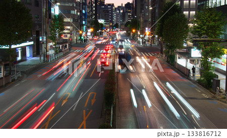 靖国通り・神田淡路町交差点付近の夕景 都市景観(2025年11月) 靖国通り・神田淡路町交差点付近の夕景 都市景観(2025年11月) 133816712