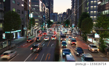 靖国通り・神田淡路町交差点付近の夕景 都市景観(2025年11月) 靖国通り・神田淡路町交差点付近の夕景 都市景観(2025年11月) 133816714