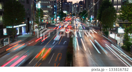 靖国通り・神田淡路町交差点付近の夕景 都市景観(2025年11月) 靖国通り・神田淡路町交差点付近の夕景 都市景観(2025年11月) 133816782