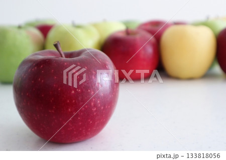 美味しそうな林檎 美味しそうな林檎 133818056