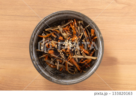 ひじき煮（ごぼう　にんじん　ひじき） 133820163