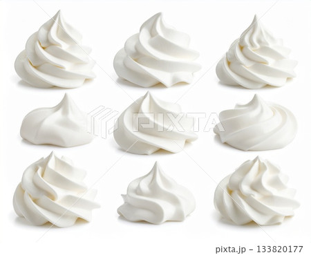 ホイップクリームの素材　生クリーム　白背景　食品サンプル 133820177