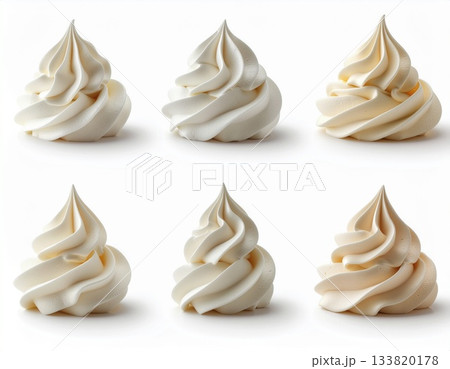 ホイップクリームの素材　生クリーム　白背景　食品サンプル 133820178