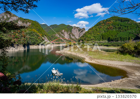 日向神ダムとハート岩の風景（八女市） 133820370