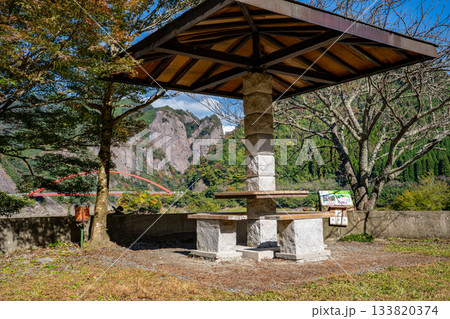 日向神ダムとハート岩の風景(八女市) 日向神ダムとハート岩の風景(八女市) 133820374