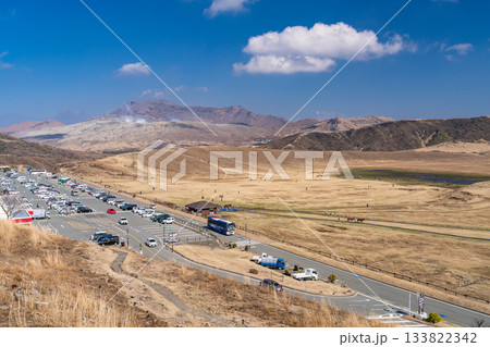 《熊本県》阿蘇のパノラマ風景・草千里ヶ浜 133822342
