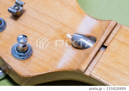 【ギター】ナットの交換作業 133828989