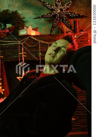 Relaxing evening featuring Christmas decor and nostalgic warmth Relaxing evening featuring Christmas decor and nostalgic warmth 133830000