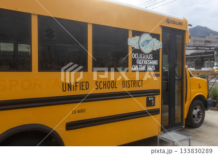 アメリカンスタイルスクールバス 133830289