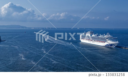 博多港に停泊中の大型豪華客船ダイヤモンド・プリンセス 133831258