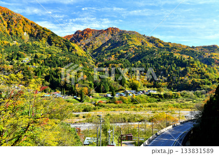 長野県小谷村北小谷李平周辺を望む(長野県小谷村)【2025.11】 長野県小谷村北小谷李平周辺を望む(長野県小谷村)【2025.11】 133831589