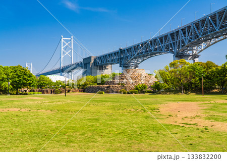 《香川県》青空の下の瀬戸大橋 133832200