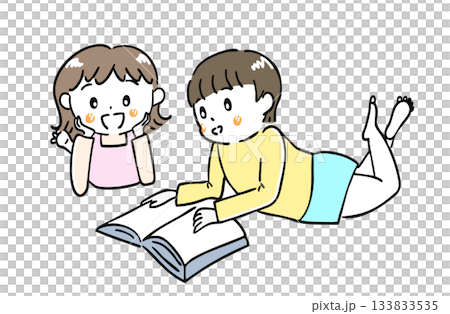 読書を一緒に楽しむ子ども達 133833535