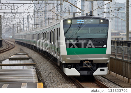 埼京線を走るE233系普通電車10両 133833792