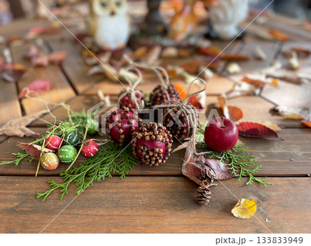 真っ赤な姫リンゴで魔除けの香りのポマンダーを作ってみました 133833949