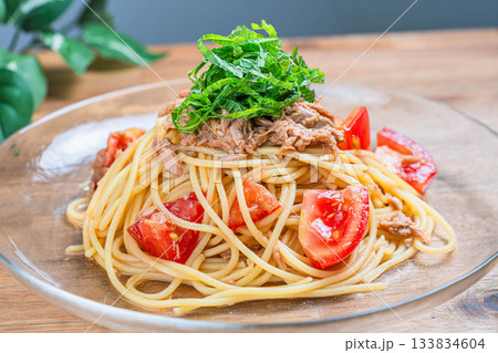 大葉とトマトの冷製ツナパスタ 大葉とトマトの冷製ツナパスタ 133834604