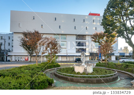 埼玉県所沢市に有る西武鉄道の新所沢駅 埼玉県所沢市に有る西武鉄道の新所沢駅 133834729
