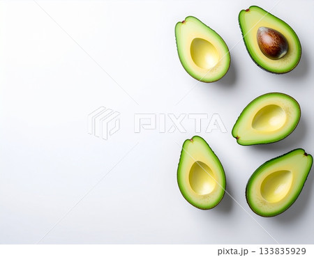 アボカド、美容、栄養価の高い食材 133835929