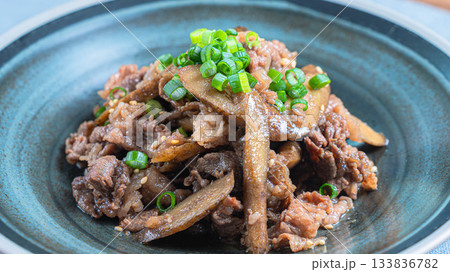 牛肉とごぼうのしぐれ煮 133836782