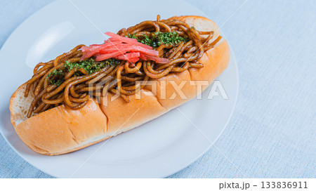 焼きそばパン 133836911