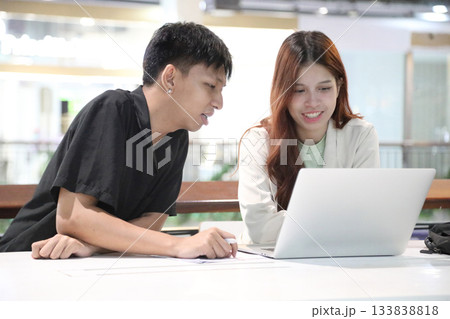 Work Presenting 133838818